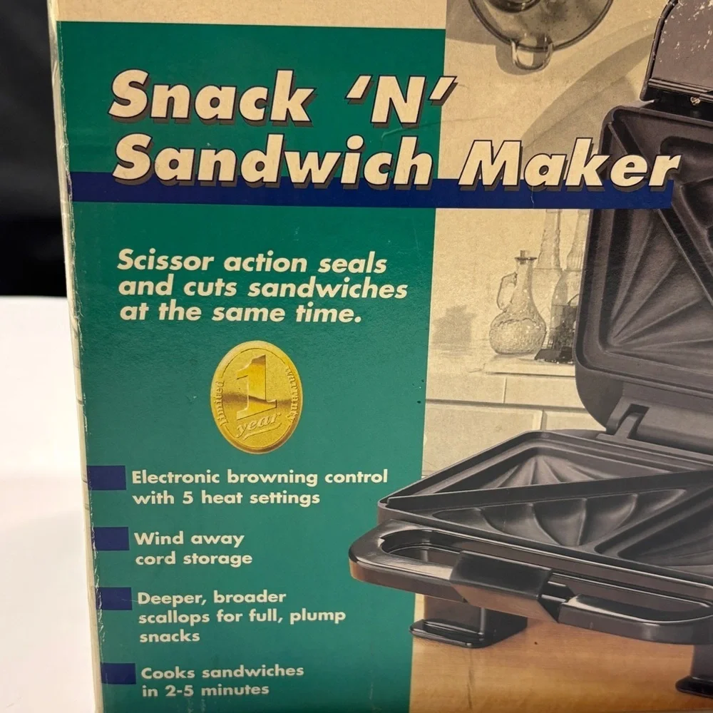 Westinghouse Snack N Sandwich Maker Non Stick Coated Seals Cuts new